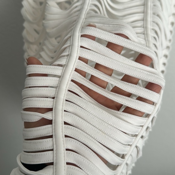 Alexander Wang open weave white dress cover 4 - Picture 4 of 7